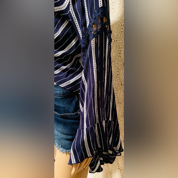 Tie front top with flare sleeves✨ - Picture 5 of 8